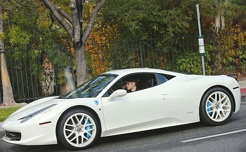 bieber-in-his-ferrari